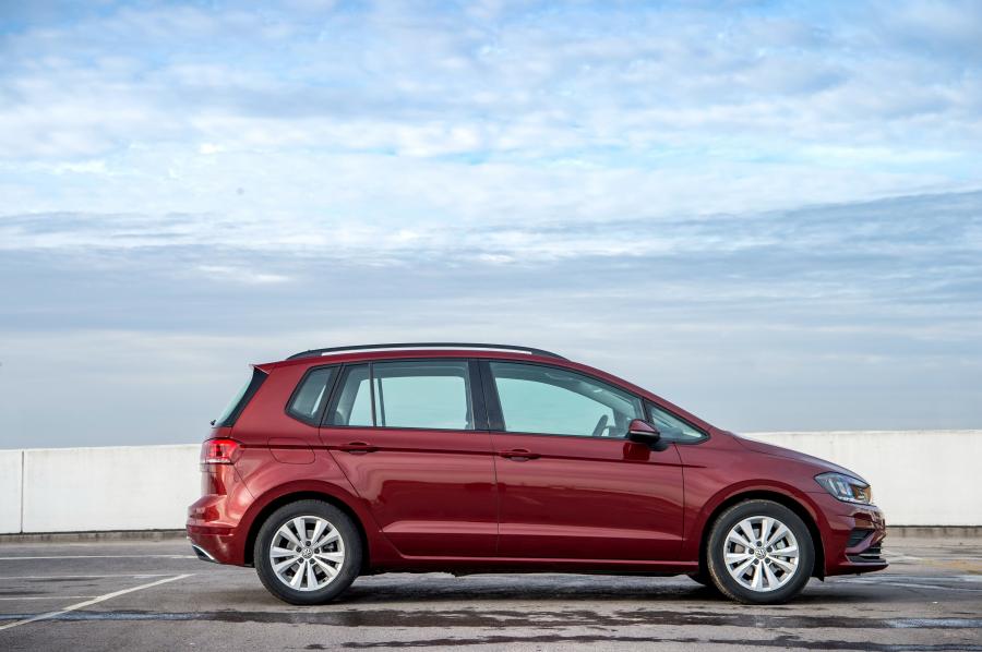  Volkswagen Golf SV SE 2018 года  (UK) (фото 4 из 28)